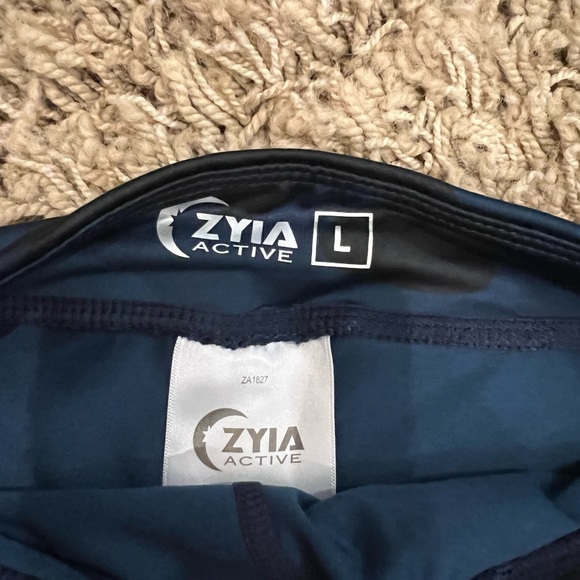 New girls large ZYIA blue camo spandex biker shorts - dance gym volleyball - Picture 2 of 3